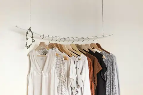 Hangers & clips: assorted clothes in wooden hangers