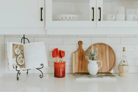 Kitchen tools: white book