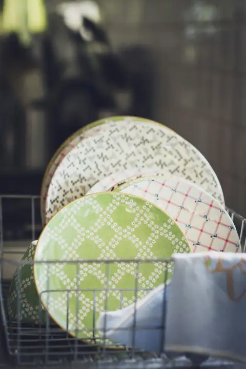 Racks: ceramic plates on rack